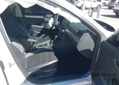 2019 Volkswagen Passat 2.0T Wolfsburg Edition z USA, uszkodzony, nr VIN 1VWLA7A39KC004266